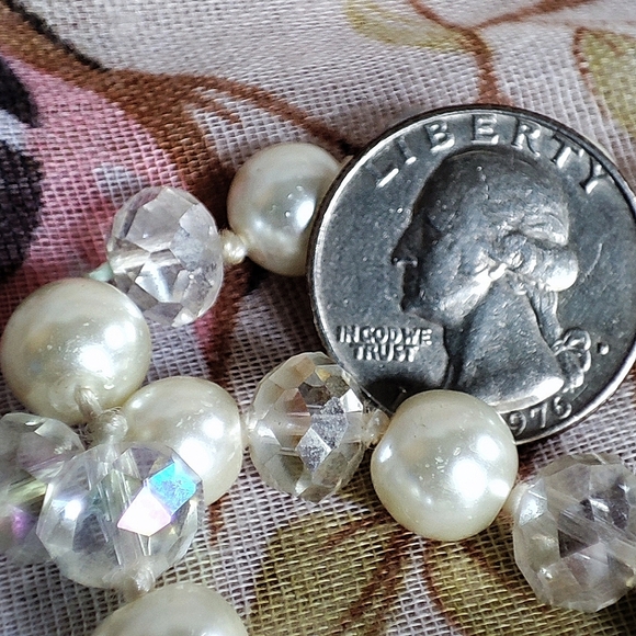 Faux Glass Pearls Faceted Aurora Borealis Crystal Vintage Necklace - Picture 6 of 6